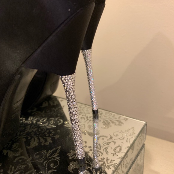 Stuart Weitzman diamond heels! (Never Worn) - Picture 3 of 5